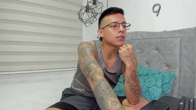 SIXXTOLOVE18 online show from March 5, 2026, 5:36 am