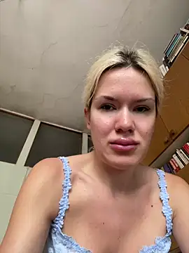 Keylili online show from May 8, 2026, 8:19 am