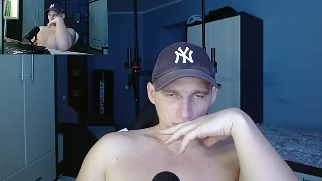 Snapshot of PoliglotJoe chatting on October 6, 2025, 10:23 am PoliglotJoe online show from October 6, 2025, 10:23 am