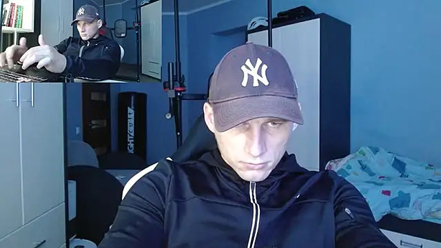 Snapshot of PoliglotJoe chatting on October 10, 2025, 12:26 pm PoliglotJoe online show from October 10, 2025, 12:26 pm