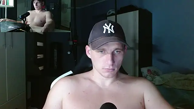 Snapshot of PoliglotJoe chatting on October 13, 2025, 9:59 pm PoliglotJoe online show from October 13, 2025, 9:59 pm