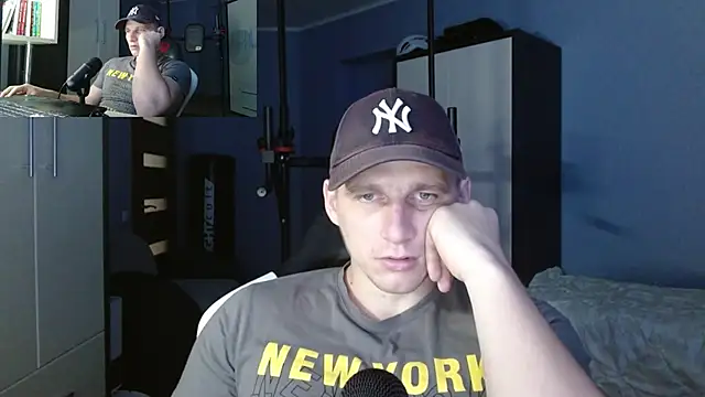 Snapshot of PoliglotJoe chatting on October 14, 2025, 1:23 pm PoliglotJoe online show from October 14, 2025, 1:23 pm