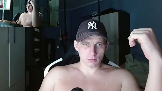 Snapshot of PoliglotJoe chatting on October 15, 2025, 2:11 am PoliglotJoe online show from October 15, 2025, 2:11 am