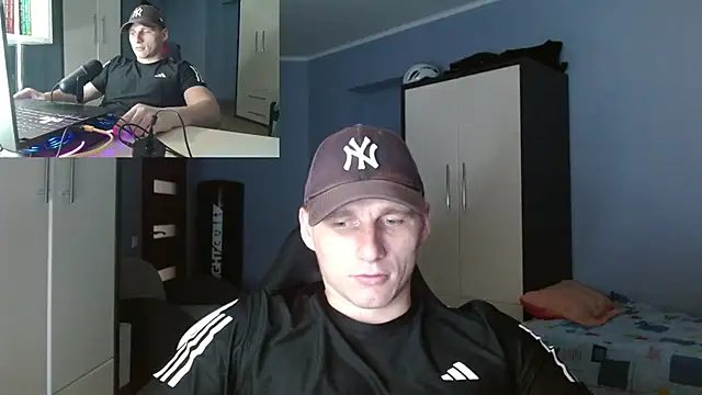 Snapshot of PoliglotJoe chatting on October 17, 2025, 8:44 pm PoliglotJoe online show from October 17, 2025, 8:44 pm