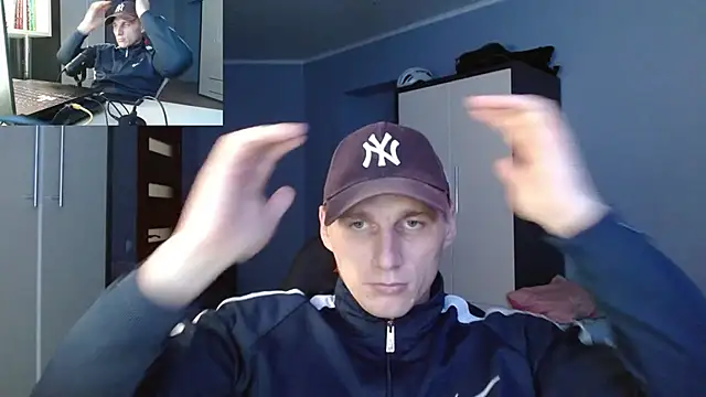 Snapshot of PoliglotJoe chatting on October 20, 2025, 1:11 pm PoliglotJoe online show from October 20, 2025, 1:11 pm