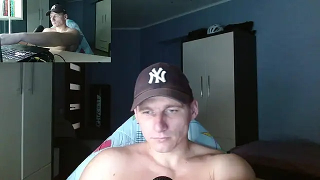 Snapshot of PoliglotJoe chatting on October 25, 2025, 1:57 am PoliglotJoe online show from October 25, 2025, 1:57 am