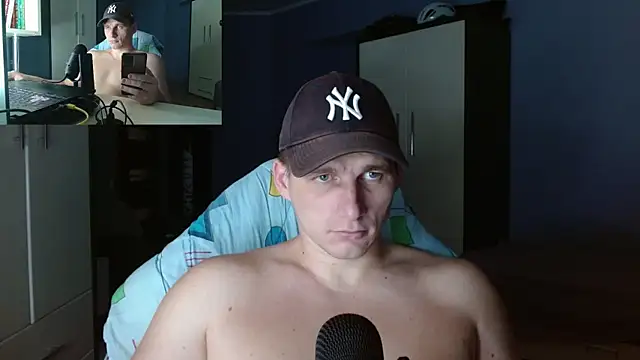 Snapshot of PoliglotJoe chatting on October 26, 2025, 10:47 pm PoliglotJoe online show from October 26, 2025, 10:47 pm