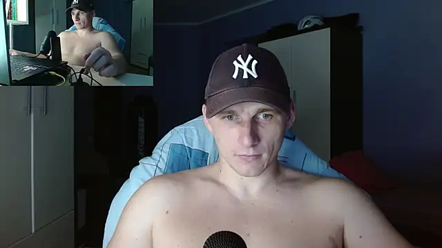 Snapshot of PoliglotJoe chatting on October 27, 2025, 1:04 pm PoliglotJoe online show from October 27, 2025, 1:04 pm