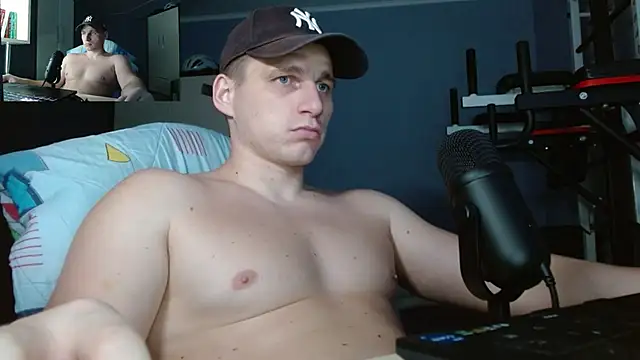 Snapshot of PoliglotJoe chatting on October 29, 2025, 2:41 pm PoliglotJoe online show from October 29, 2025, 2:41 pm