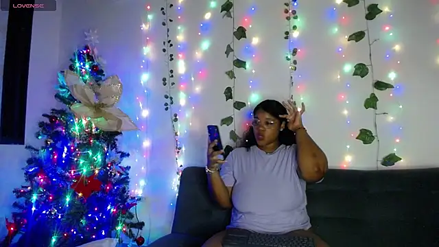 Snapshot of Lilyth__Brown chatting on December 21, 2024, 12:42 am Lilyth Brown online show from December 21, 2024, 12:42 am