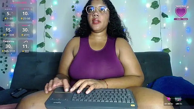 Snapshot of Lilyth__Brown chatting on February 13, 2025, 1:40 am Lilyth Brown online show from February 13, 2025, 1:40 am