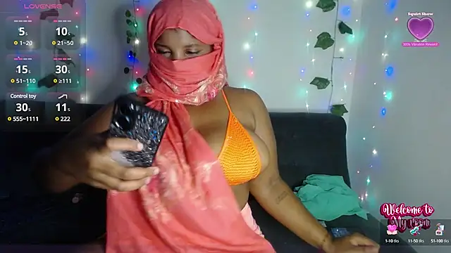 Snapshot of Lilyth__Brown chatting on February 14, 2025, 4:15 am Lilyth Brown online show from February 14, 2025, 4:15 am