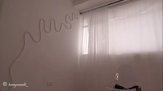 Snapshot of HannaMoom chatting on October 3, 2025, 9:45 pm HannaMoom online show from October 3, 2025, 9:45 pm