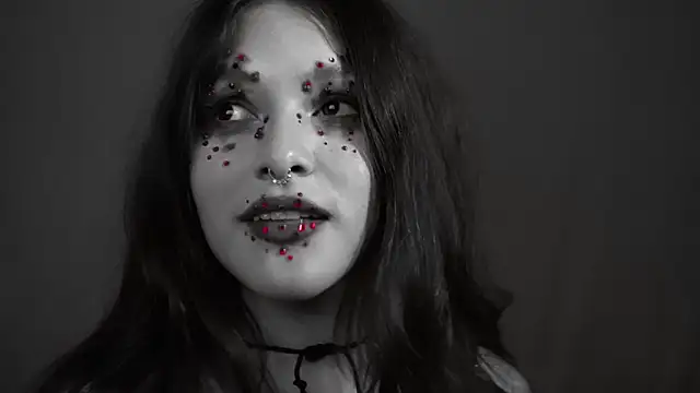 Snapshot of HannaMoom chatting on October 25, 2025, 11:32 pm HannaMoom online show from October 25, 2025, 11:32 pm