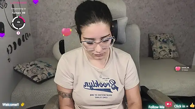 Snapshot of blue__moon_ chatting on January 3, 2025, 9:04 am blue moon online show from January 3, 2025, 9:04 am