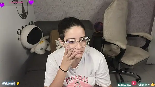 Snapshot of blue__moon_ chatting on March 19, 2025, 5:08 am blue moon online show from March 19, 2025, 5:08 am
