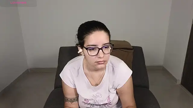 Snapshot of blue__moon_ chatting on October 20, 2025, 3:18 am blue  moon  online show from October 20, 2025, 3:18 am