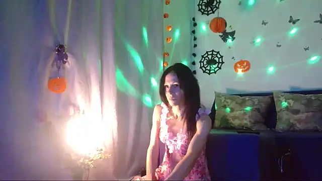 ElysaSun online show from October 30, 2025, 6:19 pm