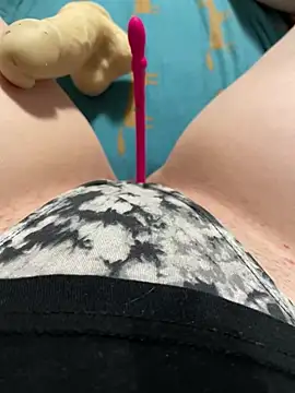 katcclovea online show from March 15, 2025, 4:54 pm