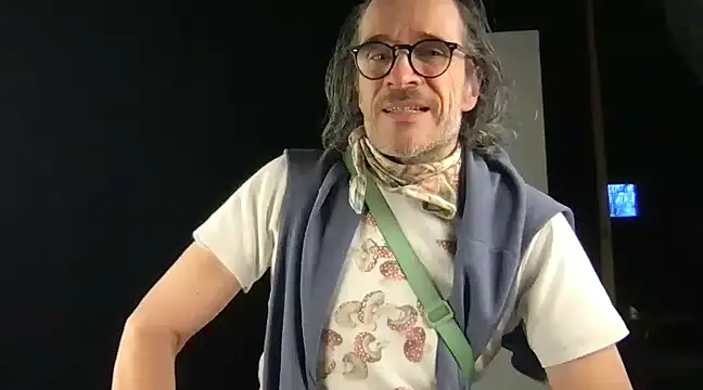 Snapshot of GioApri chatting on February 27, 2025, 4:53 pm GioApri online show from February 27, 2025, 4:53 pm