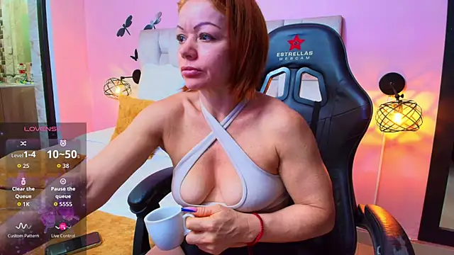 yulina xue online show from May 4, 2026, 9:55 pm