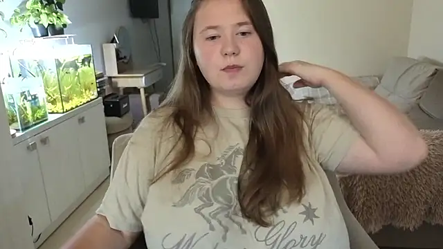 Snapshot of remirann_ chatting on September 29, 2025, 12:10 pm remirann  online show from September 29, 2025, 12:10 pm