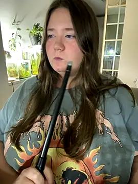 Snapshot of remirann_ chatting on October 10, 2025, 5:34 pm remirann  online show from October 10, 2025, 5:34 pm