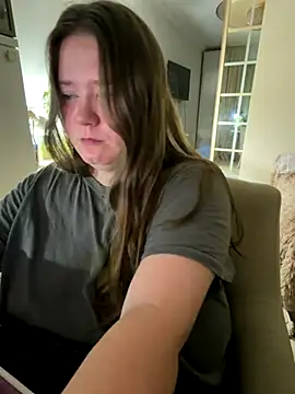 Snapshot of remirann_ chatting on October 13, 2025, 8:42 pm remirann  online show from October 13, 2025, 8:42 pm