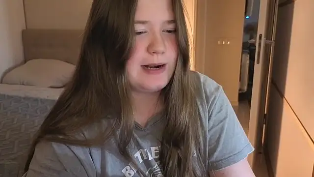 Snapshot of remirann_ chatting on October 20, 2025, 3:01 pm remirann  online show from October 20, 2025, 3:01 pm