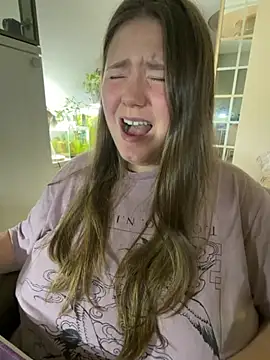 remirann  online show from November 5, 2025, 7:25 pm