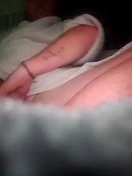 Adry1986 online show from November 4, 2025, 7:13 pm