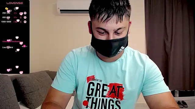 Snapshot of Tomguys chatting on September 19, 2025, 4:07 pm Tomguys online show from September 19, 2025, 4:07 pm