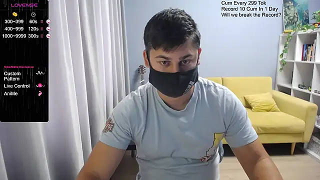 Snapshot of Tomguys chatting on October 21, 2025, 8:37 am Tomguys online show from October 21, 2025, 8:37 am