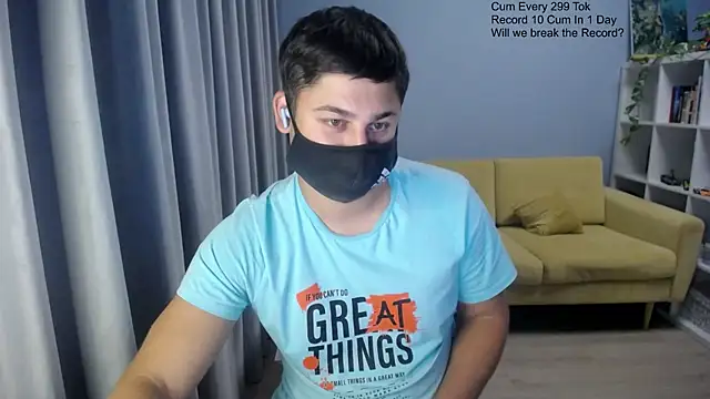 Snapshot of Tomguys chatting on October 29, 2025, 7:37 pm Tomguys online show from October 29, 2025, 7:37 pm