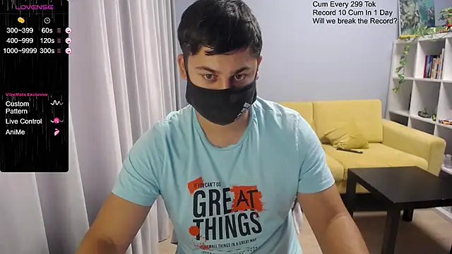 Snapshot of Tomguys chatting on October 31, 2025, 8:26 am Tomguys online show from October 31, 2025, 8:26 am