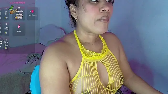 Snapshot of kiarybell__ chatting on February 3, 2025, 3:09 am kiarybell   online show from February 3, 2025, 3:09 am