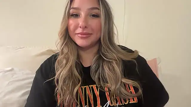 Snapshot of lustfulsmiles chatting on October 7, 2025, 12:46 pm lustfulsmiles online show from October 7, 2025, 12:46 pm