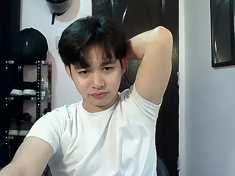 alfonsoasiancutie online show from January 18, 2026, 10:52 am