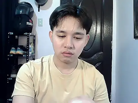 alfonsoasiancutie online show from February 4, 2026, 12:55 pm