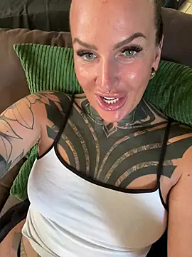 InkedBiitch online show from May 27, 2026, 6:27 pm