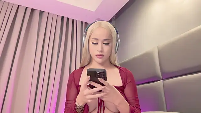 Carrie Colbyxx online show from November 3, 2025, 2:24 am