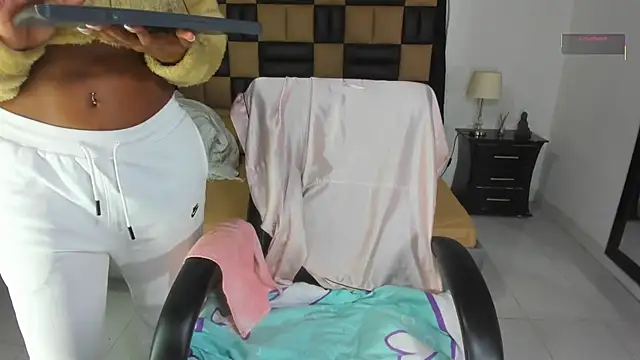 Snapshot of BarbieKano chatting on September 30, 2025, 11:43 pm BarbieKano online show from September 30, 2025, 11:43 pm