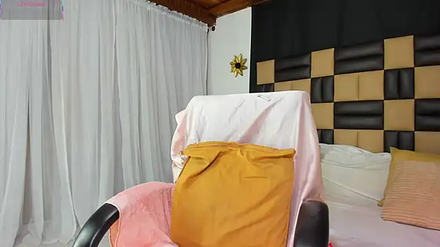 Snapshot of BarbieKano chatting on October 17, 2025, 11:51 pm BarbieKano online show from October 17, 2025, 11:51 pm