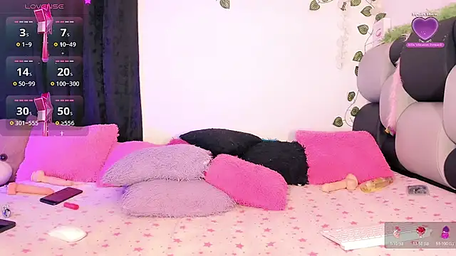 sabrinamossii online show from May 15, 2026, 8:10 am