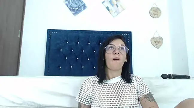 QueenSquirt  online show from January 22, 2025, 8:06 pm