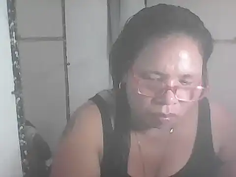 Snapshot of hotwet_mama4uxx chatting on January 21, 2025, 1:32 pm hotwet mama4uxx online show from January 21, 2025, 1:32 pm
