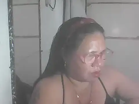 Snapshot of hotwet_mama4uxx chatting on January 27, 2025, 1:41 pm hotwet mama4uxx online show from January 27, 2025, 1:41 pm