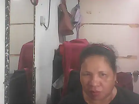 hotwet mama4uxx online show from January 6, 2026, 1:37 pm