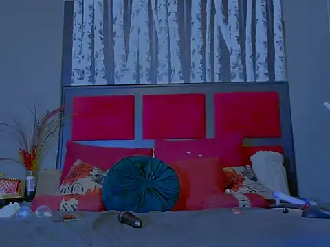 MissParis26 online show from October 13, 2025, 9:04 pm