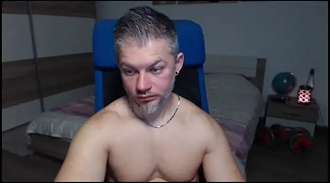 RobbyShawz online show from December 24, 2024, 5:27 am